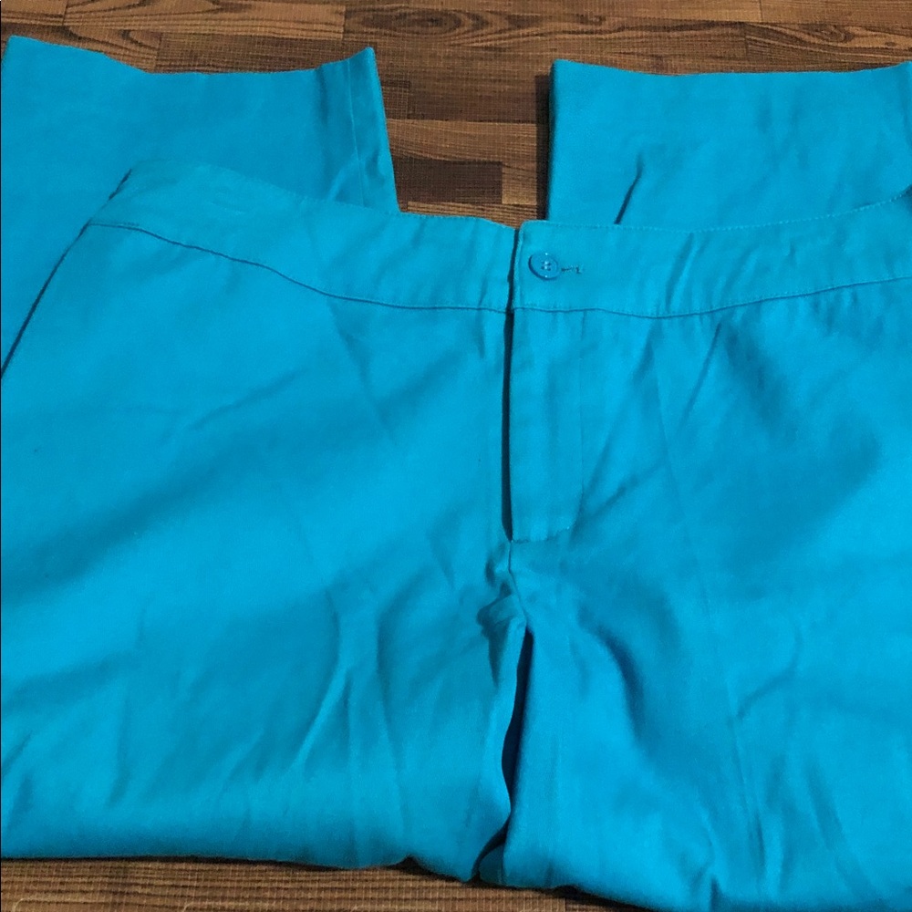 Monroe & Main Turquoise Women's Chino capris size 8